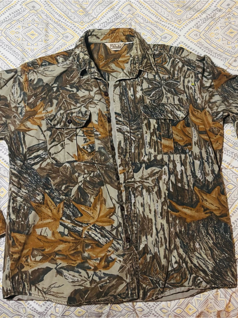 Walls RealTree Men's Camouflage Button-Up Shirt in Brown and Tan Leaf Print (L)